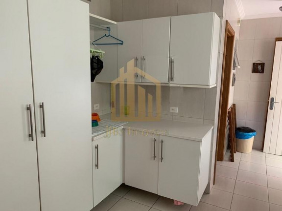 Imagem Casa com 3 Quartos à Venda, 304 m² em Uberaba - Curitiba