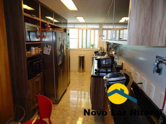 Imagem Apartamento com 4 Quartos à Venda, 226 m² em Charitas - Niterói
