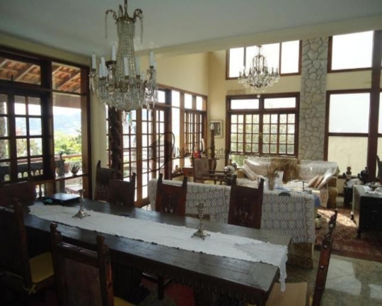 Imagem Casa com 5 Quartos à Venda, 600 m² em Charitas - Niterói
