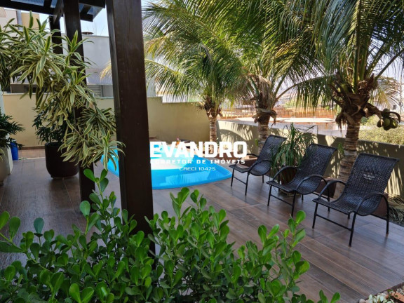 Imagem Casa com 4 Quartos à Venda, 375 m² em Condomínio Belvedere - Cuiabá