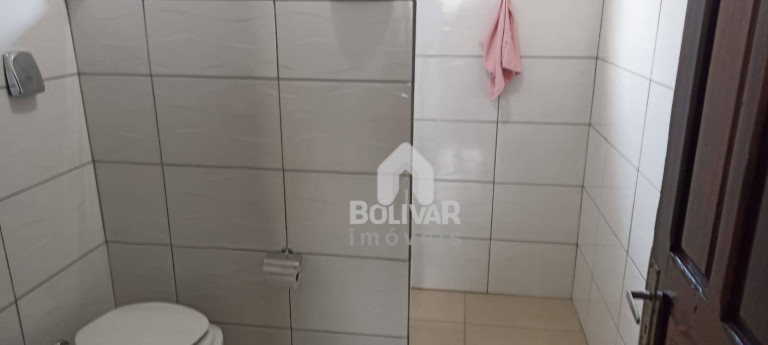 Imagem Casa com 5 Quartos à Venda, 250 m² em Setor Central - Itumbiara Imagem Casa com 5 Quartos à Venda, 250 m² em Setor Central - Itumbiara