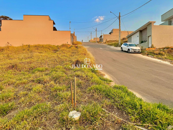 Imagem Terreno à Venda, 253 m² em Centro - Extrema Imagem Terreno à Venda, 253 m² em Centro - Extrema