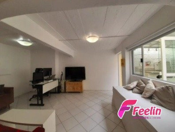 Imagem Casa com 4 Quartos à Venda, 115 m² em Centro - Florianópolis Imagem Casa com 4 Quartos à Venda, 115 m² em Centro - Florianópolis