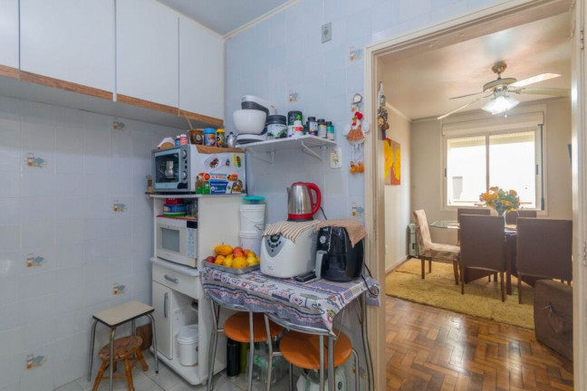 Imagem Imóvel com 3 Quartos à Venda, 64 m² em Vila Ipiranga - Porto Alegre