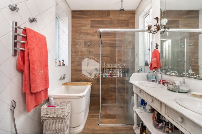 Imagem Casa com 4 Quartos à Venda, 300 m² em Moema - São Paulo Imagem Casa com 4 Quartos à Venda, 300 m² em Moema - São Paulo