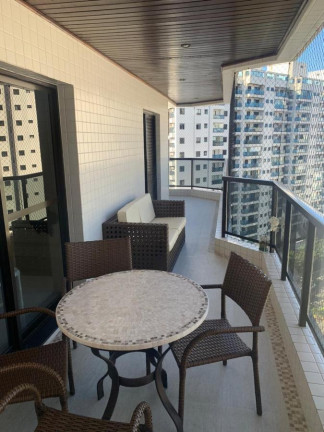 Imagem Apartamento com 4 Quartos à Venda, 136 m² em Pitangueiras - Guarujá
