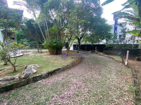 Imagem Sobrado com 5 Quartos à Venda, 310 m² em Armação - Penha Imagem Sobrado com 5 Quartos à Venda, 310 m² em Armação - Penha