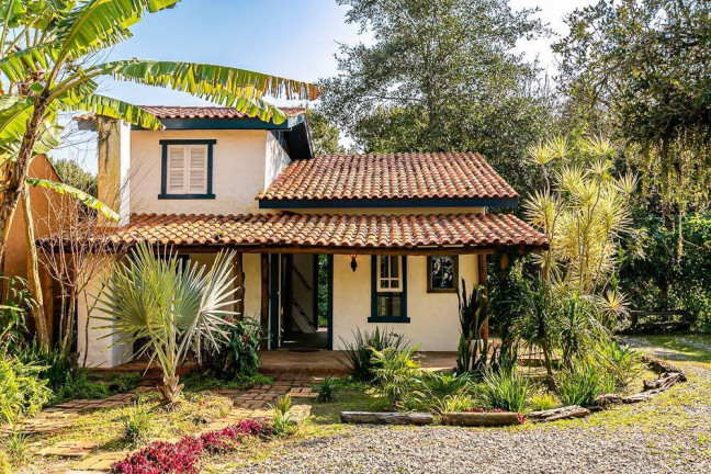 Imagem Casa com 6 Quartos à Venda, em Lagoa Da Conceição - Florianópolis Imagem Casa com 6 Quartos à Venda, em Lagoa Da Conceição - Florianópolis