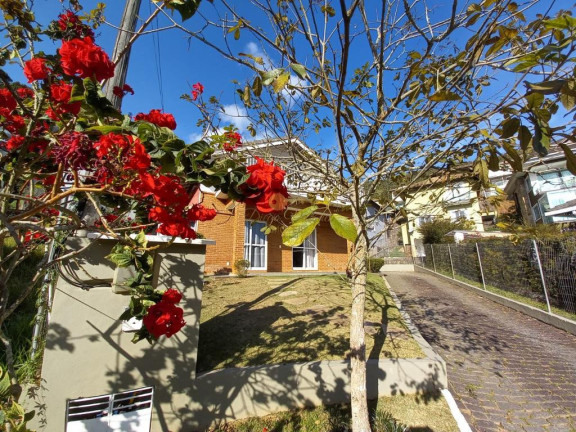 Imagem Casa com 4 Quartos à Venda, 232 m² em Tijuca - Teresópolis Imagem Casa com 4 Quartos à Venda, 232 m² em Tijuca - Teresópolis
