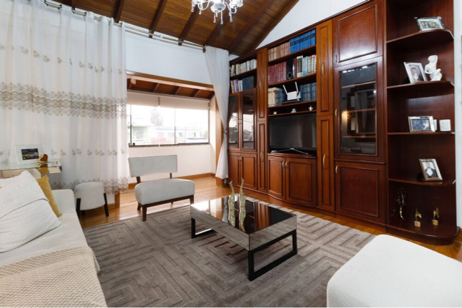 Imagem Casa com 3 Quartos à Venda, 190 m² em Rubem Berta - Porto Alegre