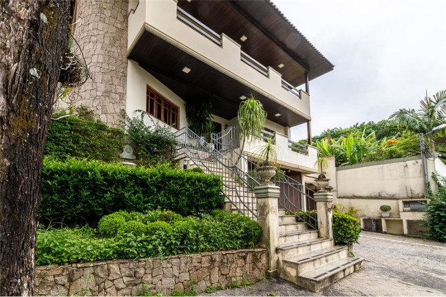 Imagem Casa com 5 Quartos à Venda, 450 m² em Morumbi - São Paulo Imagem Casa com 5 Quartos à Venda, 450 m² em Morumbi - São Paulo