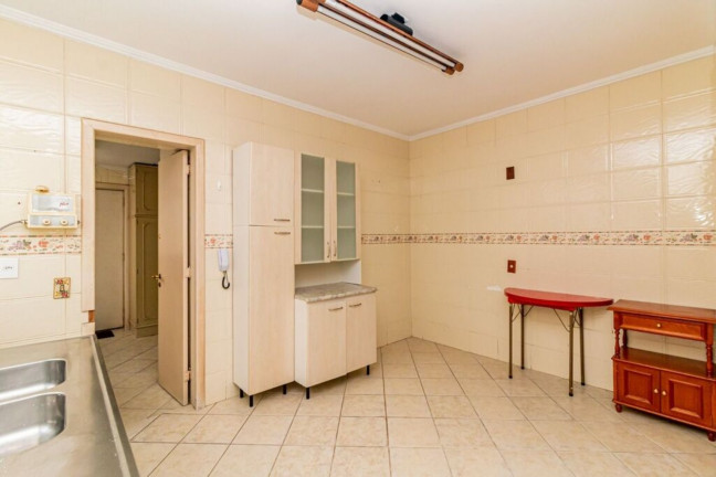 Imagem Imóvel com 3 Quartos à Venda, 139 m² em Centro Histórico - Porto Alegre Imagem Imóvel com 3 Quartos à Venda, 139 m² em Centro Histórico - Porto Alegre