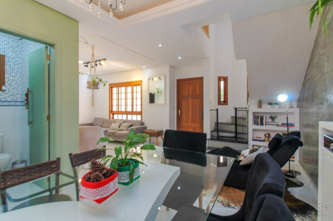 Imagem Casa com 3 Quartos à Venda, 210 m² em Hípica - Porto Alegre Imagem Casa com 3 Quartos à Venda, 210 m² em Hípica - Porto Alegre