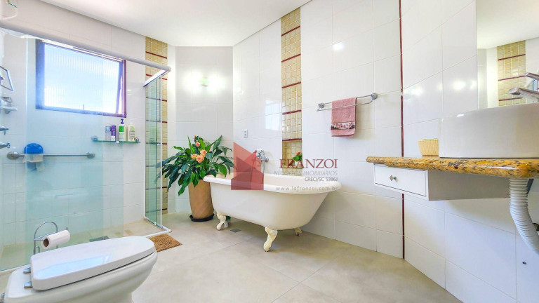 Imagem Apartamento com 4 Quartos à Venda, 236 m² em Centro - Itajaí