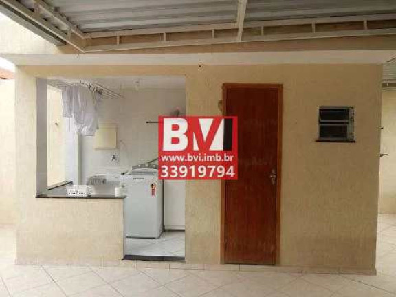 Imagem Casa com 2 Quartos à Venda, 340 m² em Penha Circular - Rio De Janeiro Imagem Casa com 2 Quartos à Venda, 340 m² em Penha Circular - Rio De Janeiro