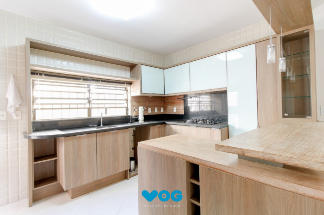 Imagem Casa com 3 Quartos à Venda, 280 m² em Chácara Das Pedras - Porto Alegre Imagem Casa com 3 Quartos à Venda, 280 m² em Chácara Das Pedras - Porto Alegre