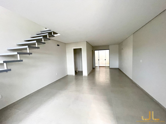 Imagem Casa com 2 Quartos à Venda, 78 m²