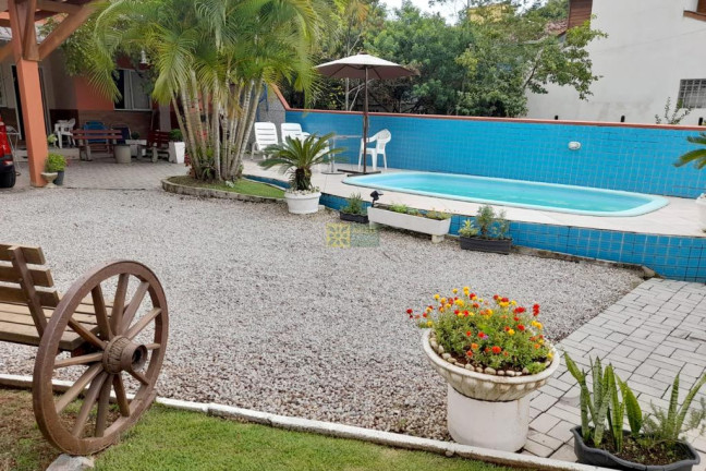 Casa com 6 Quartos à Venda, 300 m² em Bombas - Bombinhas