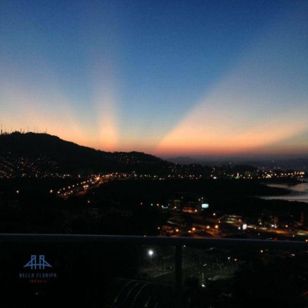 Imagem Apartamento com 1 Quarto à Venda, 56 m² em Itacorubi - Florianópolis