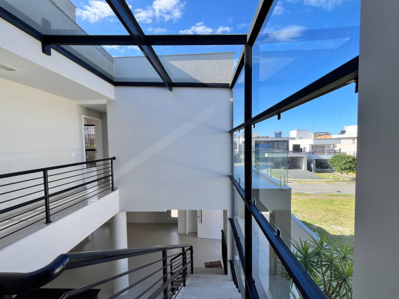 Casa com 5 Quartos à Venda,  em Morro Das Pedras - Florianópolis
