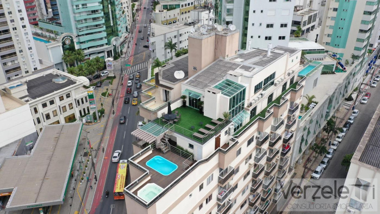 Imagem Apartamento com 4 Quartos para Temporada, 250 m² em Centro - Balneário Camboriú Imagem Apartamento com 4 Quartos para Temporada, 250 m² em Centro - Balneário Camboriú