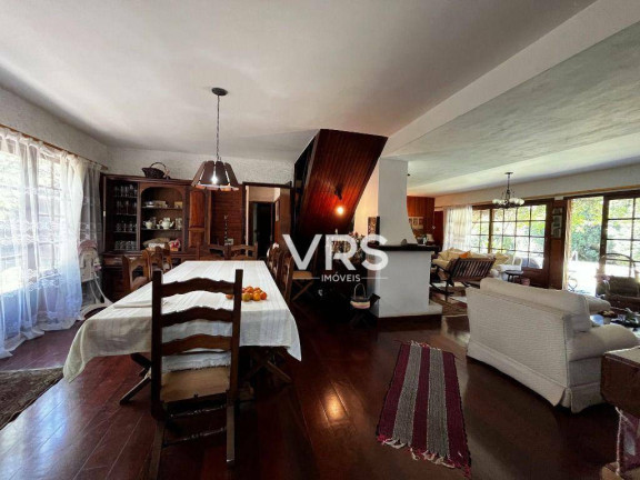 Imagem Casa com 7 Quartos à Venda, 274 m² em Carlos Guinle - Teresópolis Imagem Casa com 7 Quartos à Venda, 274 m² em Carlos Guinle - Teresópolis