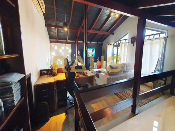 Imagem Casa com 3 Quartos à Venda, 183 m² em Costa E Silva - Joinville Imagem Casa com 3 Quartos à Venda, 183 m² em Costa E Silva - Joinville