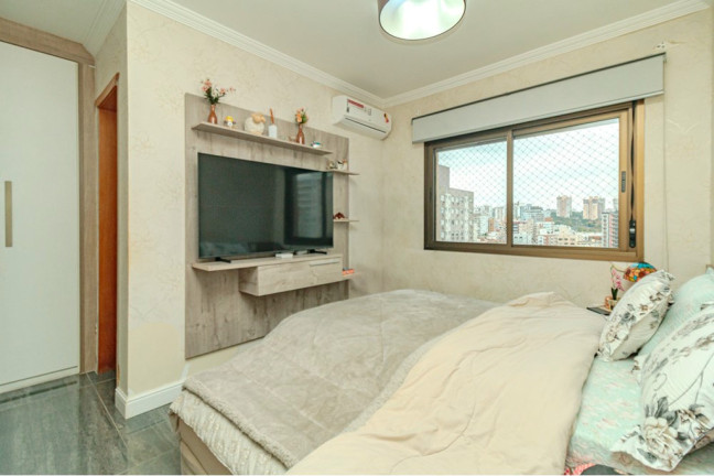 Imagem Apartamento com 3 Quartos à Venda, 77 m² em Passo Da Areia - Porto Alegre