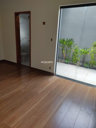 Imagem Casa com 2 Quartos à Venda, 75 m²