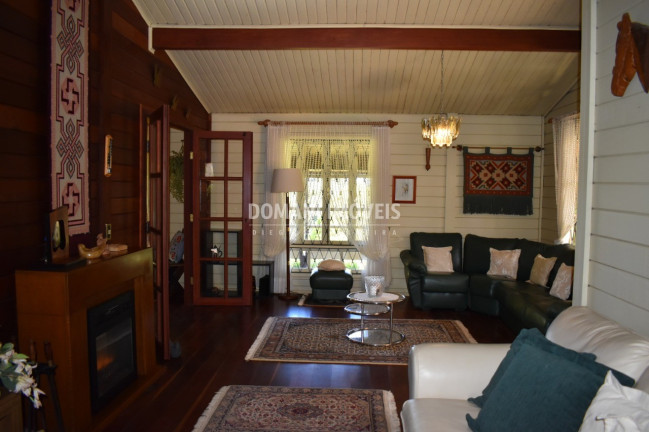 Imagem Casa com 4 Quartos à Venda, 245 m² em Região Do Alto Da Boa Vista - Campos Do Jordão Imagem Casa com 4 Quartos à Venda, 245 m² em Região Do Alto Da Boa Vista - Campos Do Jordão