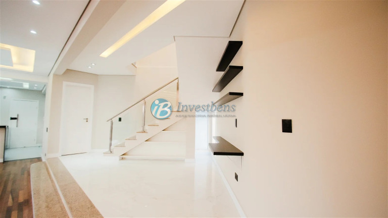 Imagem Casa com 3 Quartos à Venda, 363 m² em Butiatuvinha - Curitiba
