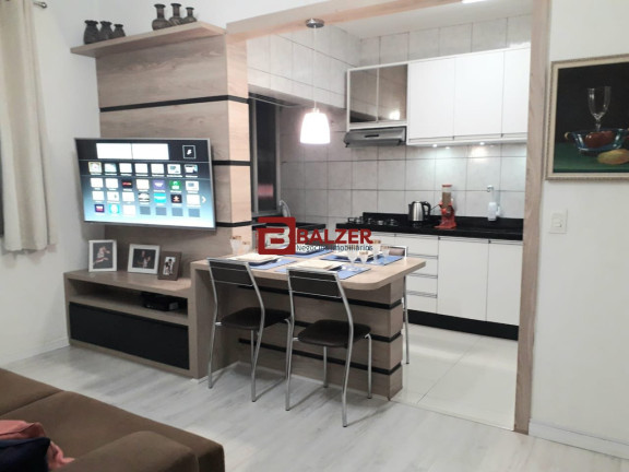 Apartamento com 3 Quartos à Venda, 76 m² em Centro - Florianópolis