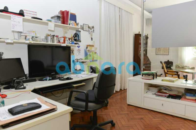 Imagem Casa com 4 Quartos à Venda, 750 m² em Cosme Velho - Rio De Janeiro Imagem Casa com 4 Quartos à Venda, 750 m² em Cosme Velho - Rio De Janeiro