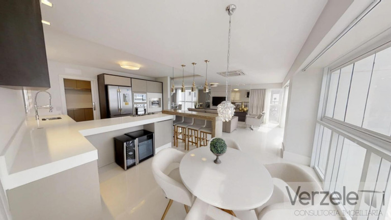 Imagem Apartamento com 4 Quartos à Venda, 237 m² em Barra Sul - Balneário Camboriú Imagem Apartamento com 4 Quartos à Venda, 237 m² em Barra Sul - Balneário Camboriú