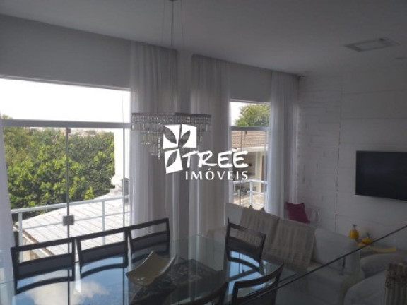 Imagem Casa com 3 Quartos à Venda, 320 m² em Arujá Country Club - Arujá Imagem Casa com 3 Quartos à Venda, 320 m² em Arujá Country Club - Arujá