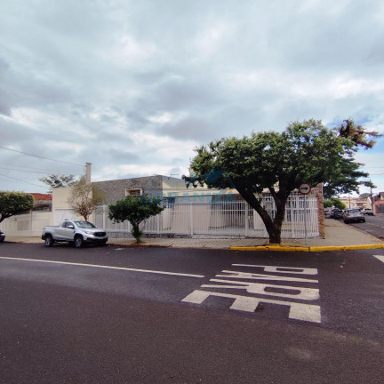 Imagem Casa com 3 Quartos à Venda, 208 m² em Centro - Birigui
