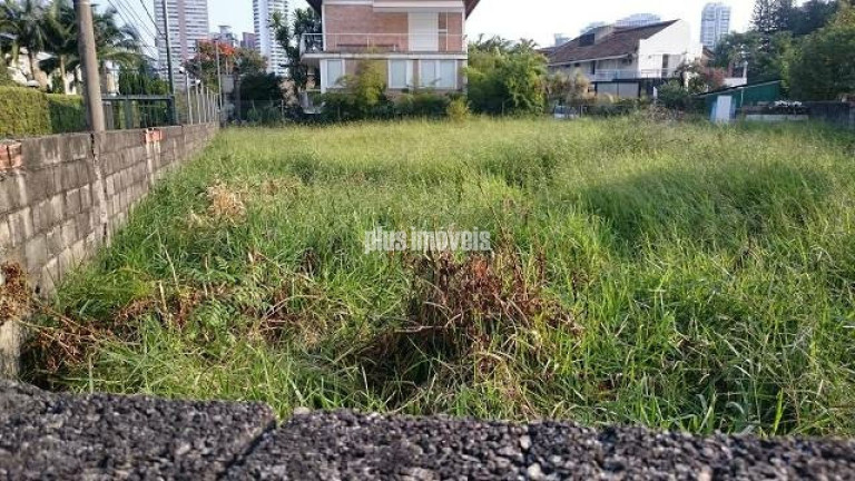 Imagem Terreno à Venda, 682 m² em Cidade Jardim - São Paulo Imagem Terreno à Venda, 682 m² em Cidade Jardim - São Paulo