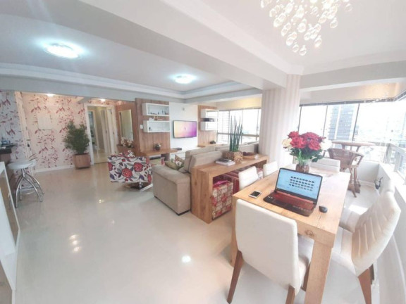 Apartamento com 3 Quartos à Venda, 109 m² em Centro