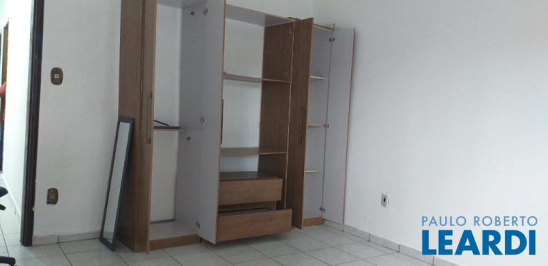 Imagem Sobrado com 7 Quartos à Venda, 258 m² em Vila São Pedro - Santo André Imagem Sobrado com 7 Quartos à Venda, 258 m² em Vila São Pedro - Santo André