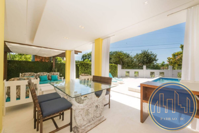 Imagem Casa com 3 Quartos para Alugar, 350 m² em Praia Das Taquaras - Balneário Camboriú Imagem Casa com 3 Quartos para Alugar, 350 m² em Praia Das Taquaras - Balneário Camboriú