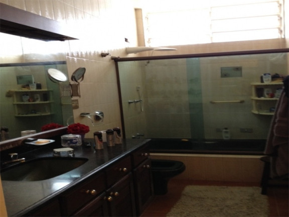 Imagem Casa com 3 Quartos à Venda, 300 m² em Centro - Jacareí