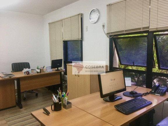 Sala Comercial à Venda, 32 m² em Vila Olímpia - São Paulo
