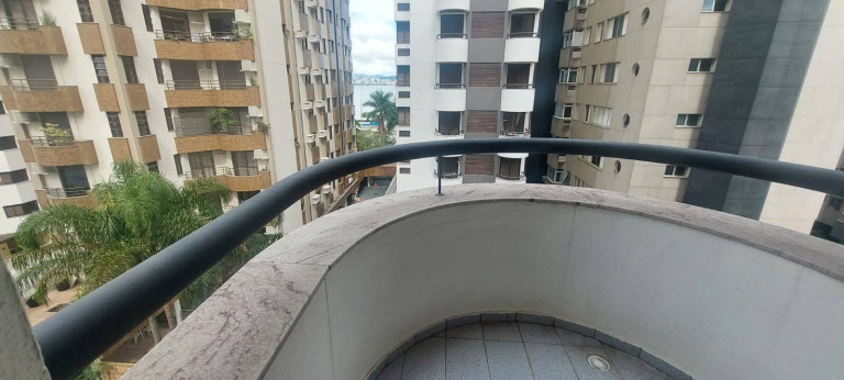 Imagem Apartamento com 2 Quartos à Venda, 77 m² em Centro - Florianópolis