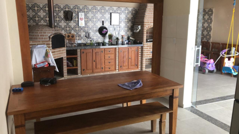 Sobrado com 3 Quartos à Venda, 210 m² em Santana - Pindamonhangaba