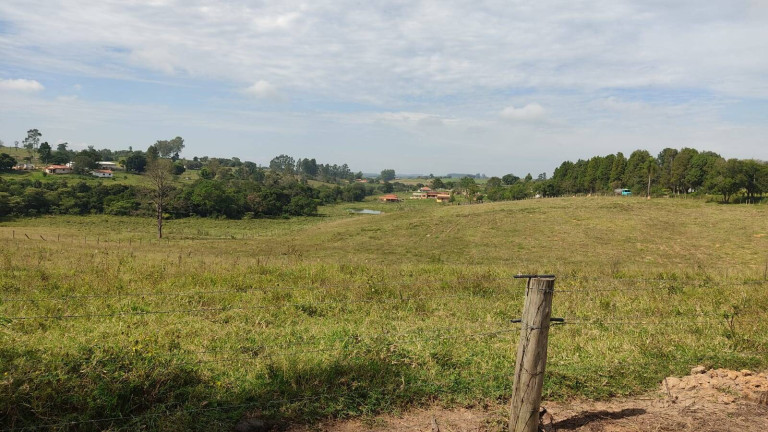 Imagem Chácara com 2 Quartos à Venda, 95.000 m² em Cercadinho - Alambari Imagem Chácara com 2 Quartos à Venda, 95.000 m² em Cercadinho - Alambari