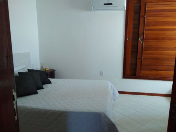 Imagem Casa com 6 Quartos à Venda ou Locação, 230 m² em Armação - Salvador