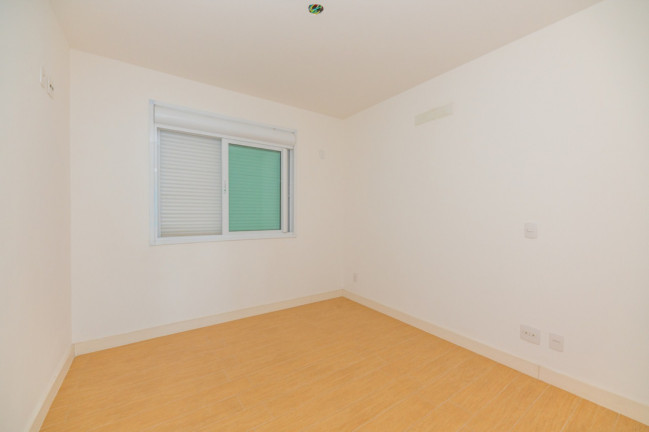 Imagem Imóvel com 1 Quarto à Venda, 54 m² em Passo Da Areia - Porto Alegre Imagem Imóvel com 1 Quarto à Venda, 54 m² em Passo Da Areia - Porto Alegre