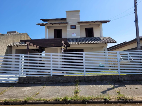 Casa com 3 Quartos à Venda,  em Balneário Rincão