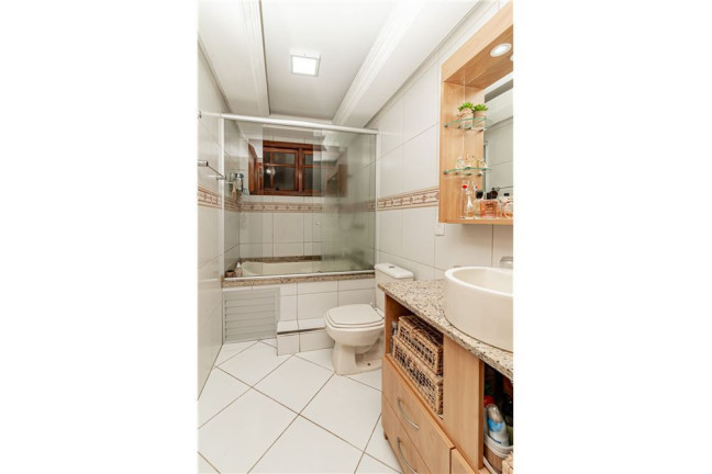 Imagem Casa com 3 Quartos à Venda, 200 m² em Jardim Planalto - Porto Alegre