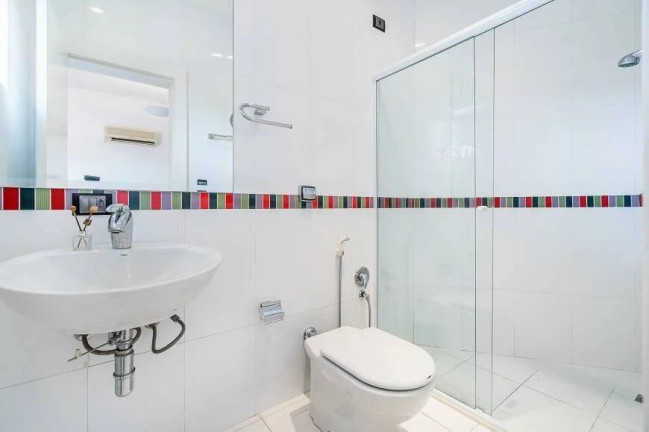 Imagem Casa com 4 Quartos à Venda, 751 m² em Jardim Social - Curitiba